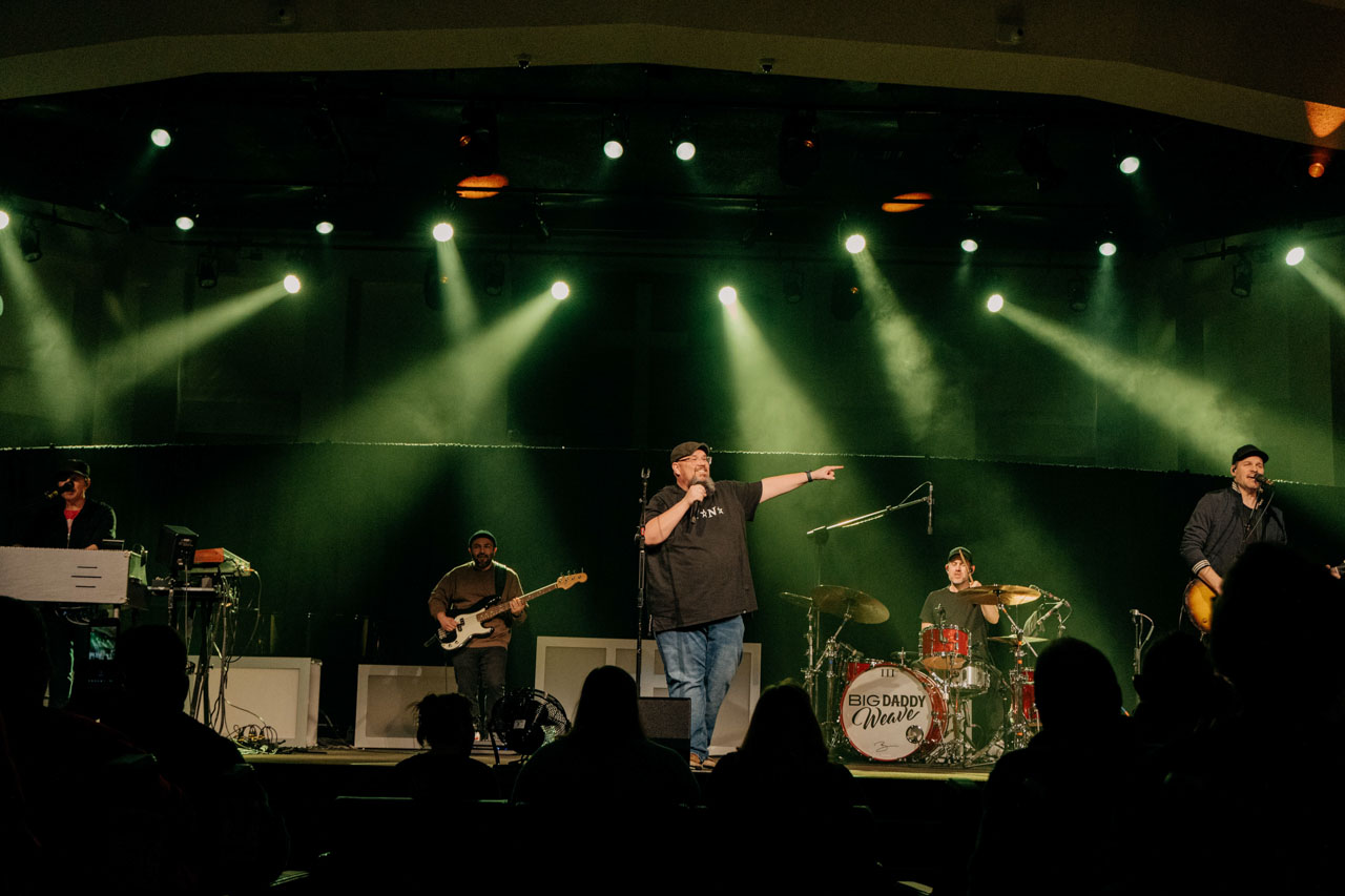 Big Daddy Weave Sofa Show Photos