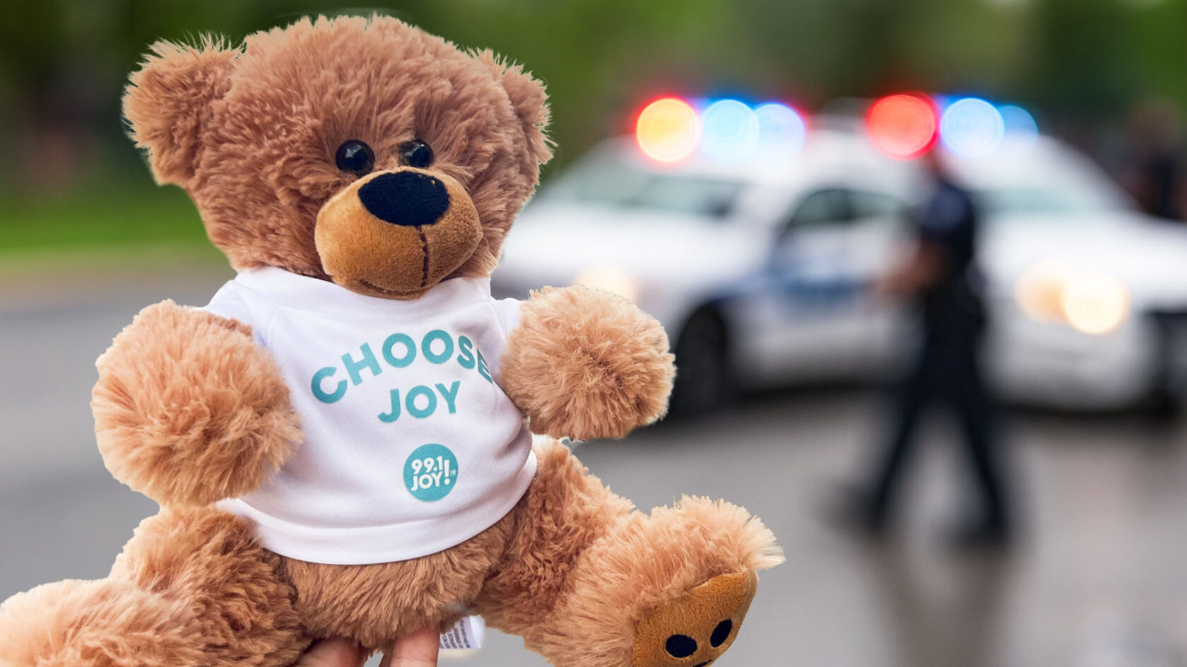 Prayer Bears Head to the Police Station to Help Kids in Crisis