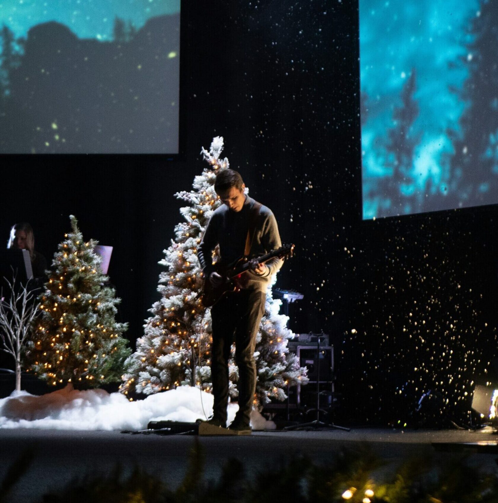 12 Powerful Christmas Worship Songs for Church for 2025