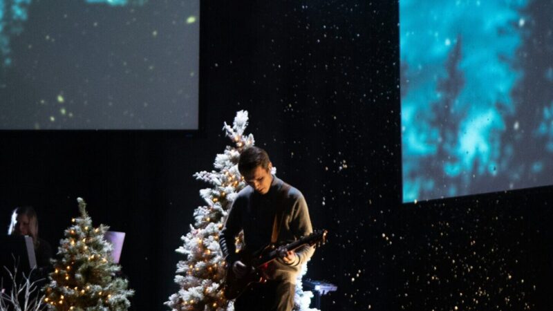 12 Powerful Christmas Worship Songs for Church for 2025